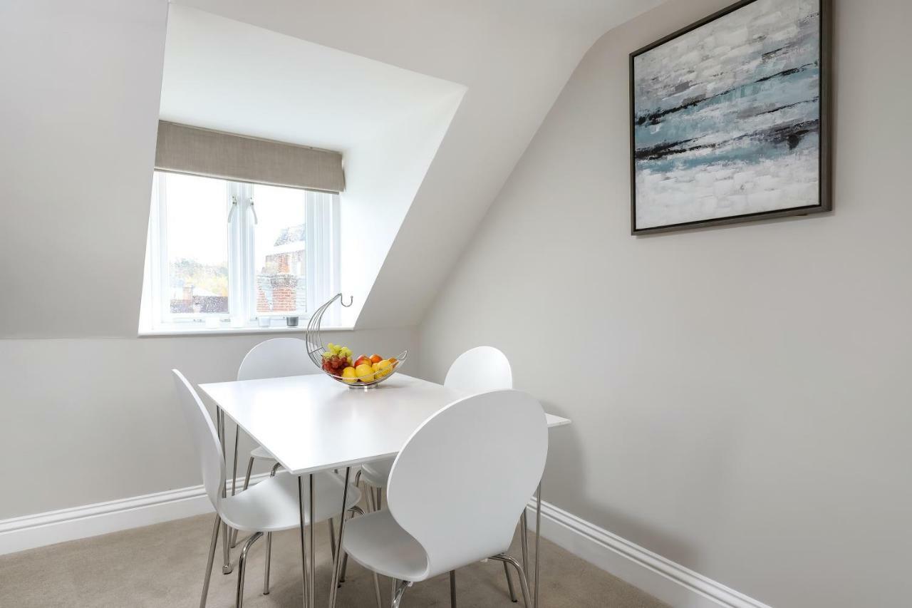 Gorgeous Apartment In The Centre Of Winchester Exterior photo